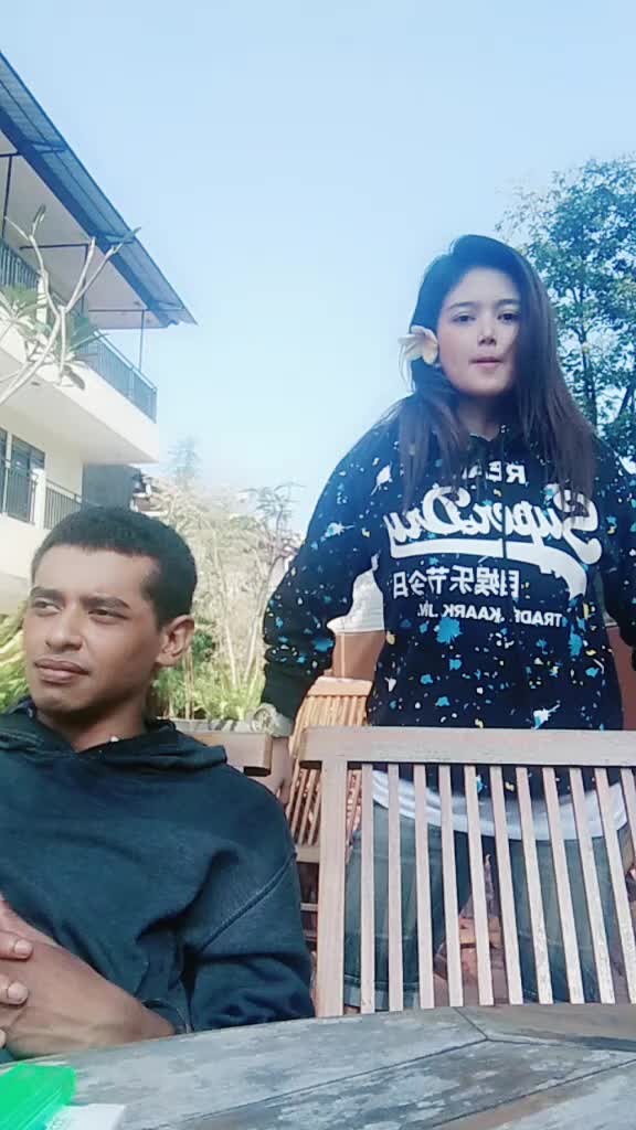 @Dee Lesmana