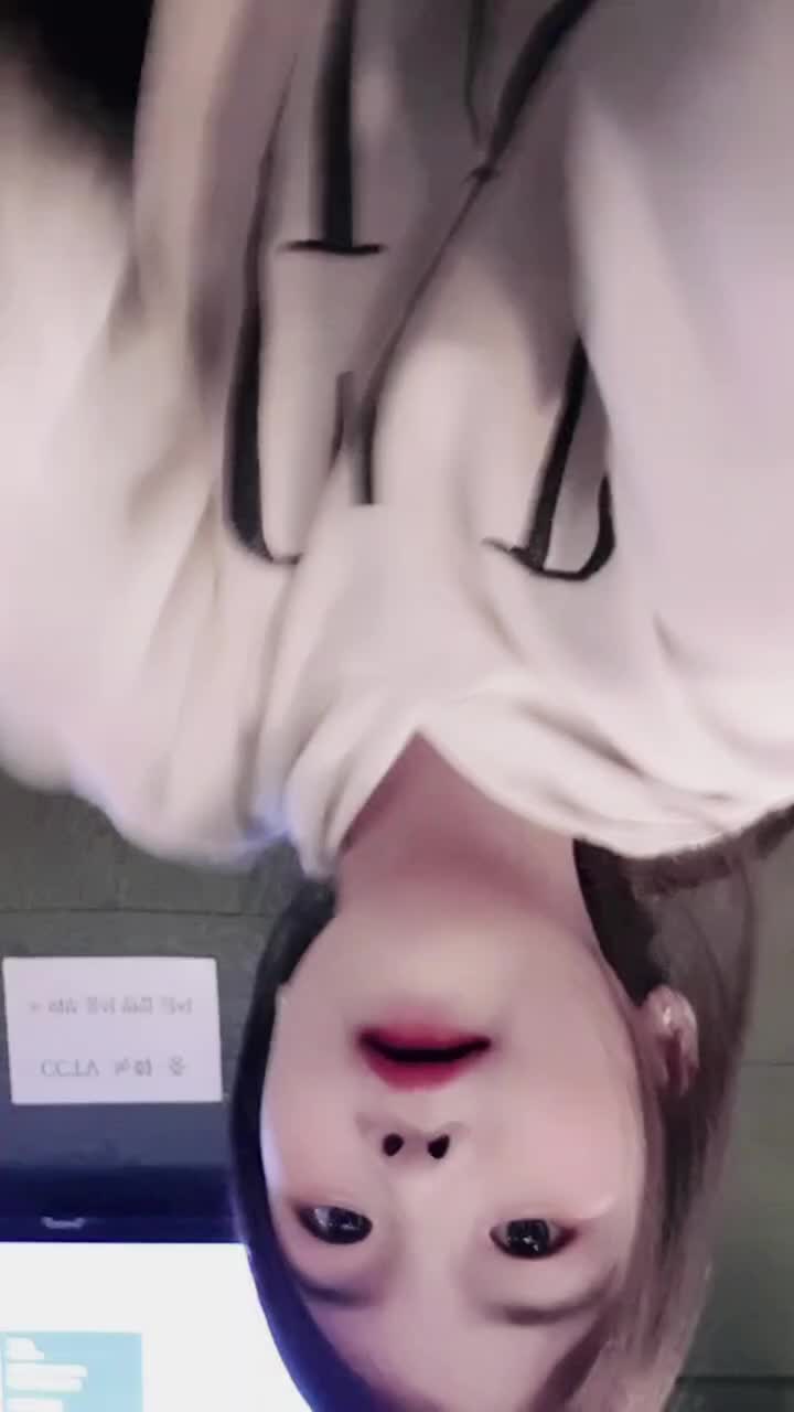 @응 니얼굴 윤겔라