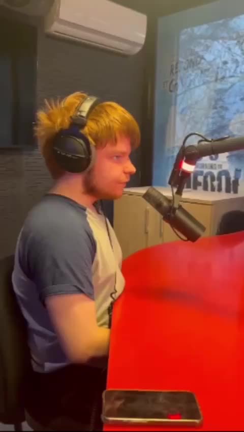 @👨🏼🦯Aurel📻🎙️📰🎶