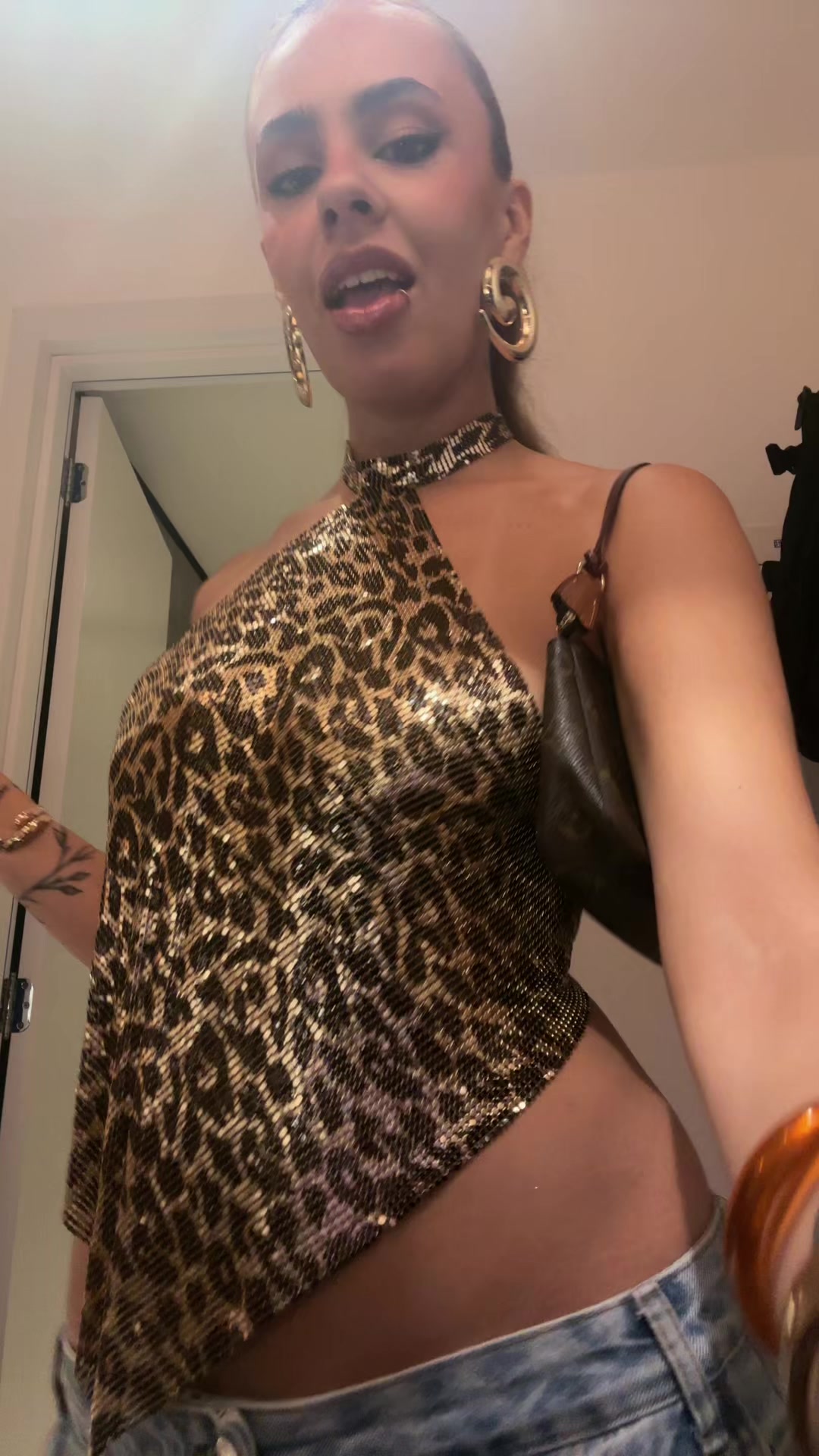 @analuiza