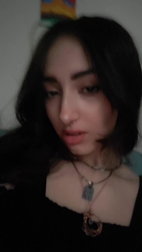 @Tia_Lena