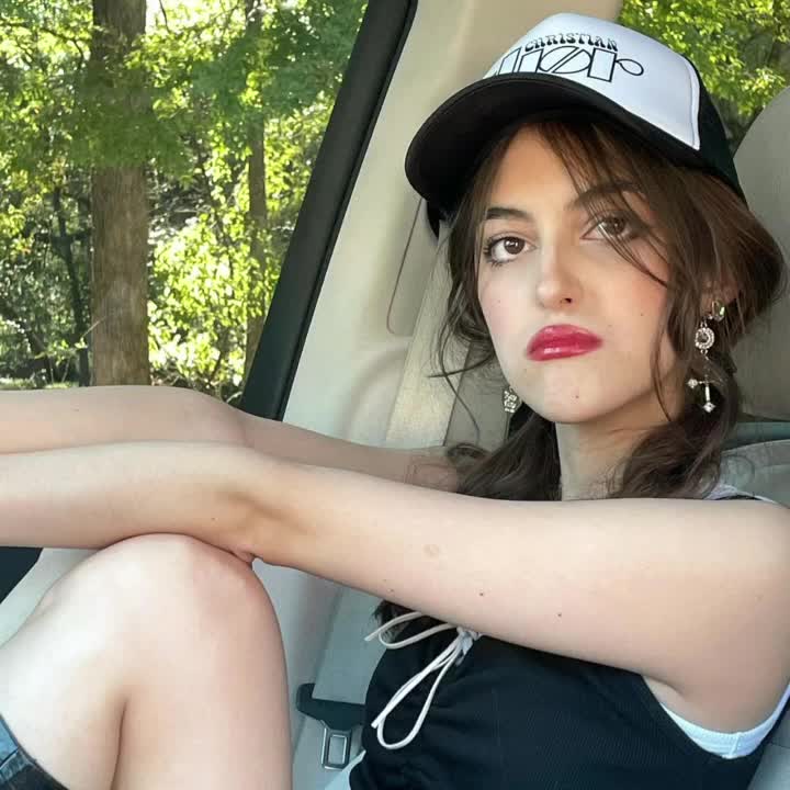 @😇