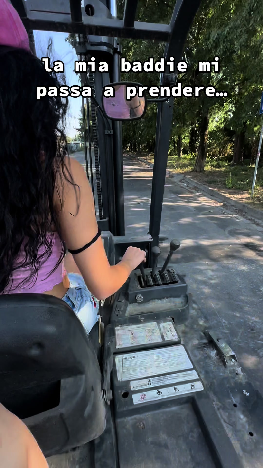 @vairoromina