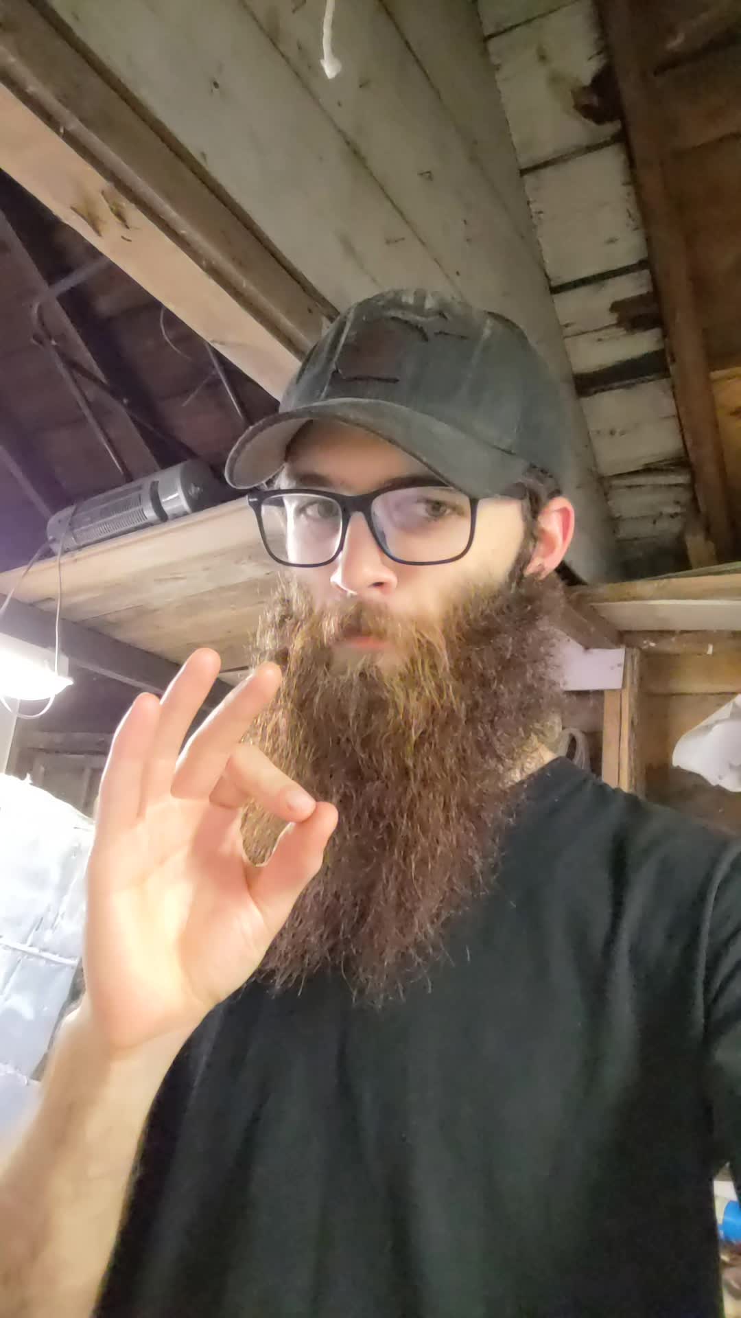 @zekebacon