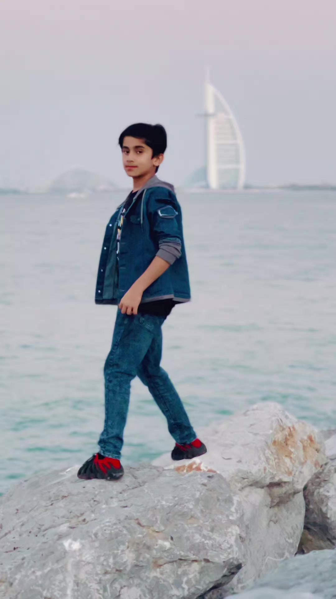 @Rocky Rajput 👑