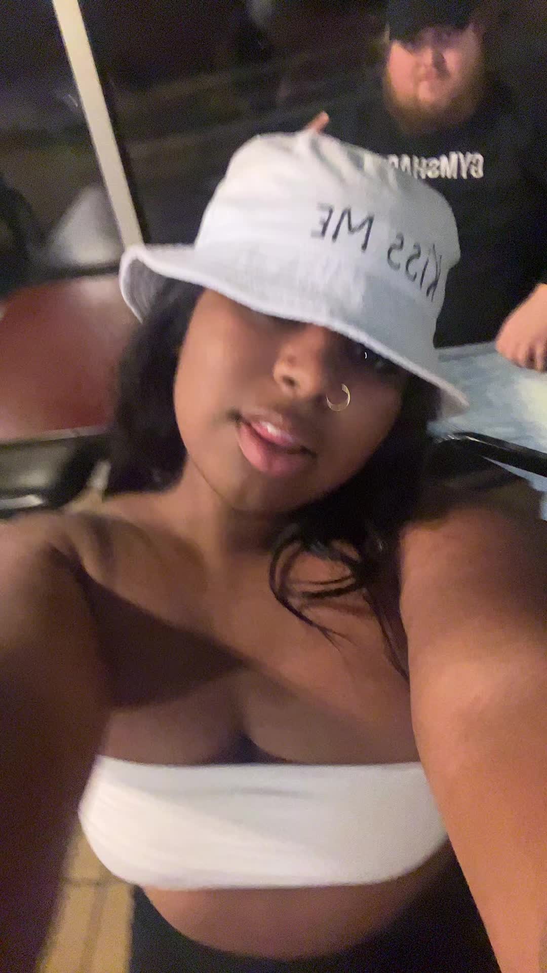 @Niyah_messling