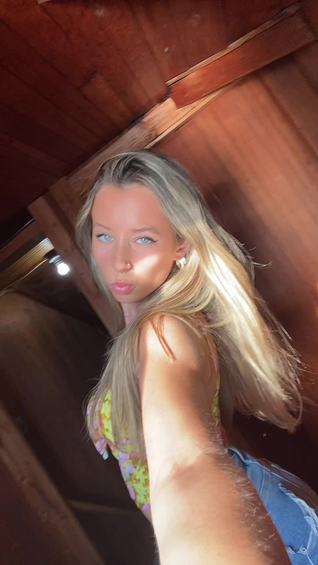 @avaa