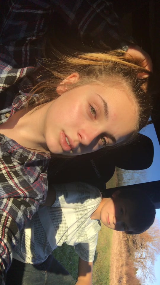 @bailey hurley🌼🌜✨