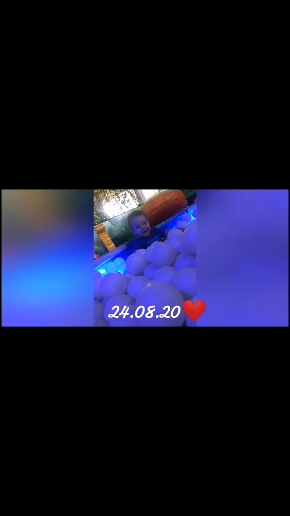 @✨𝔎𝔯𝔦𝔰𝔱𝔦𝔫𝔞✨