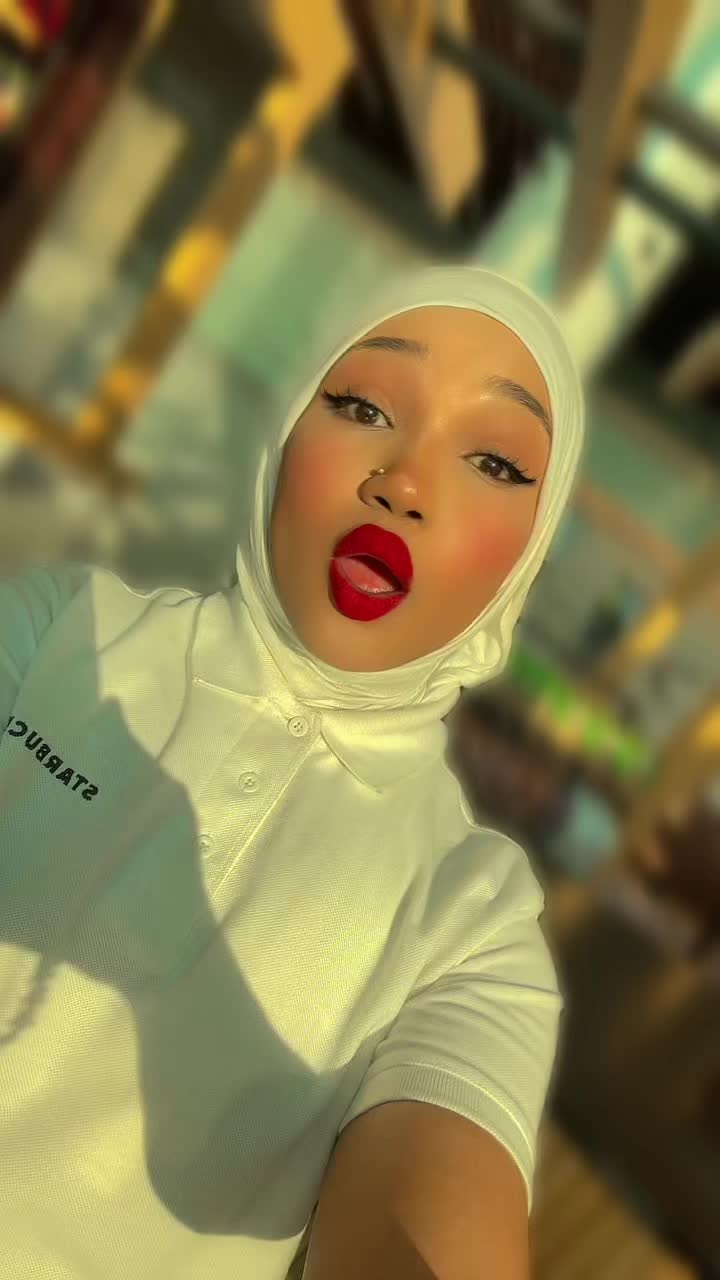 @QUEENOFEAST👑