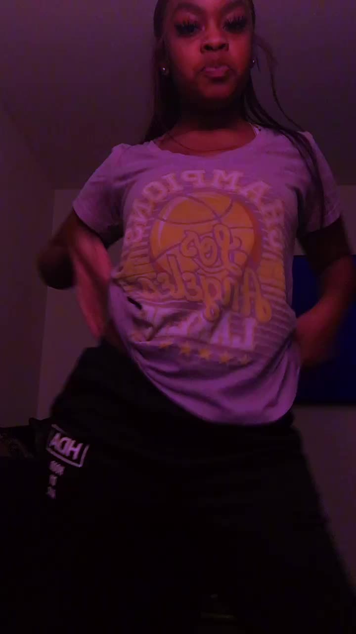 @KyyAngelinaa