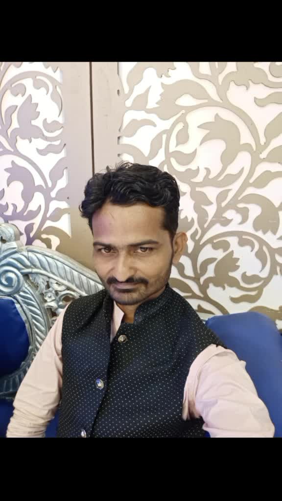 @_khurshid_
