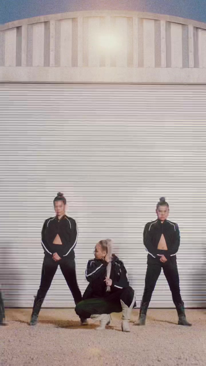 @CL