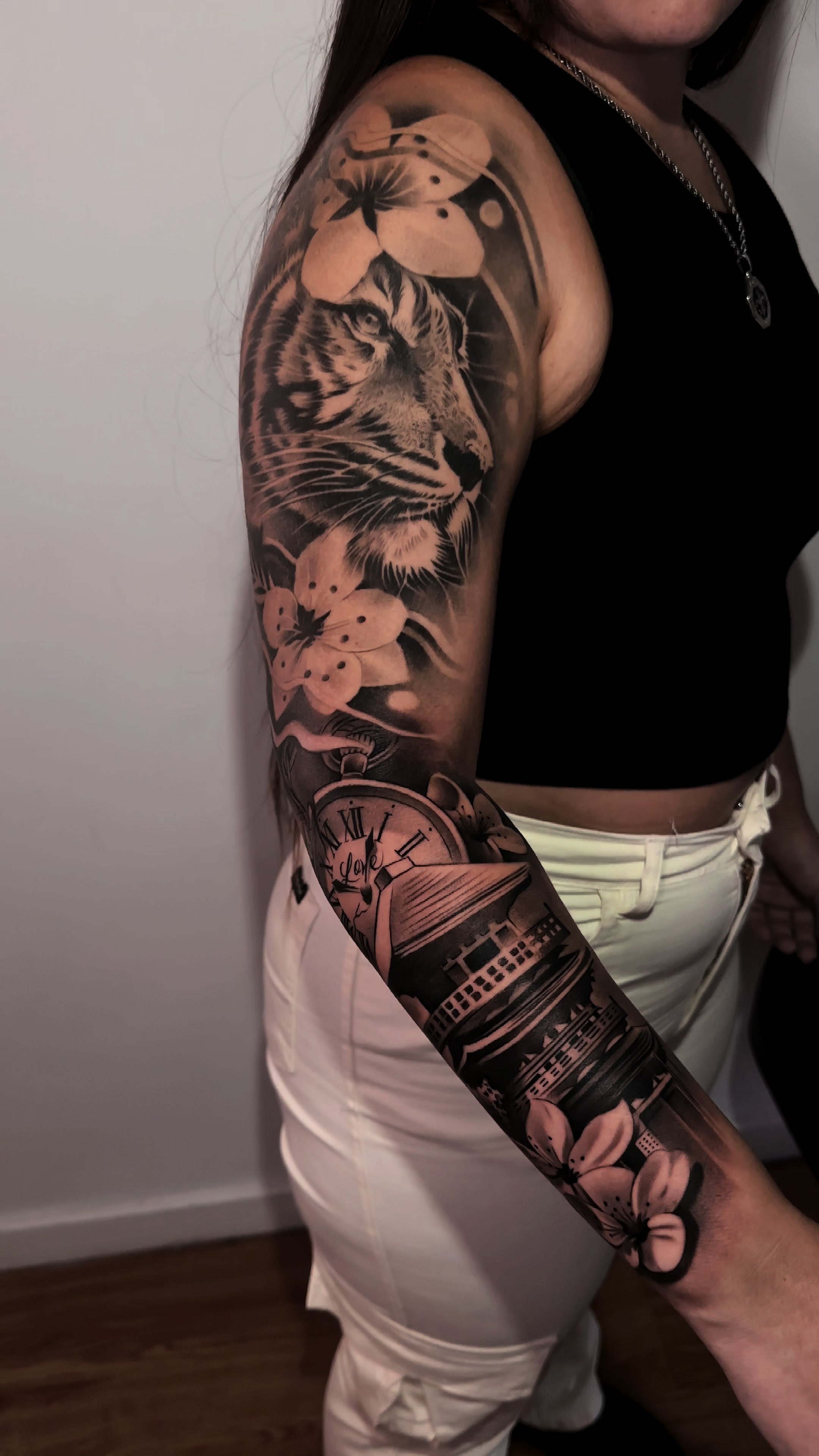 @Neon Tattoo Bonn