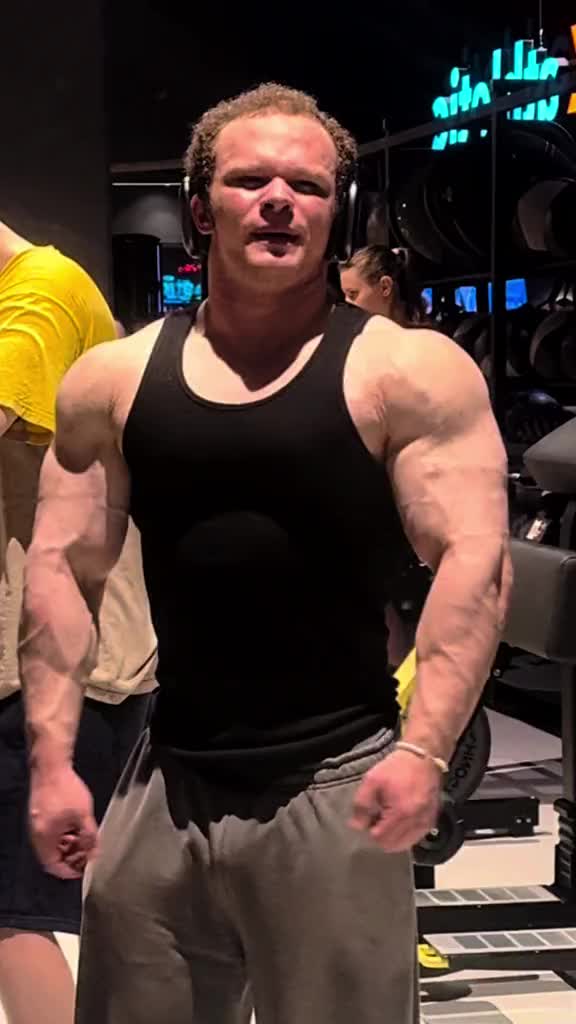 @авантюрист