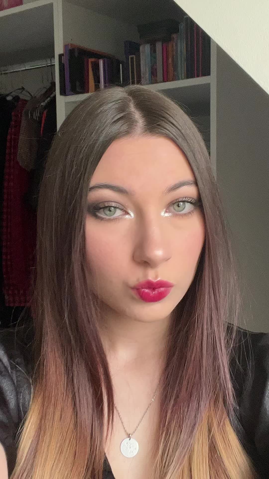 @Ad&eacute;la&iuml;de