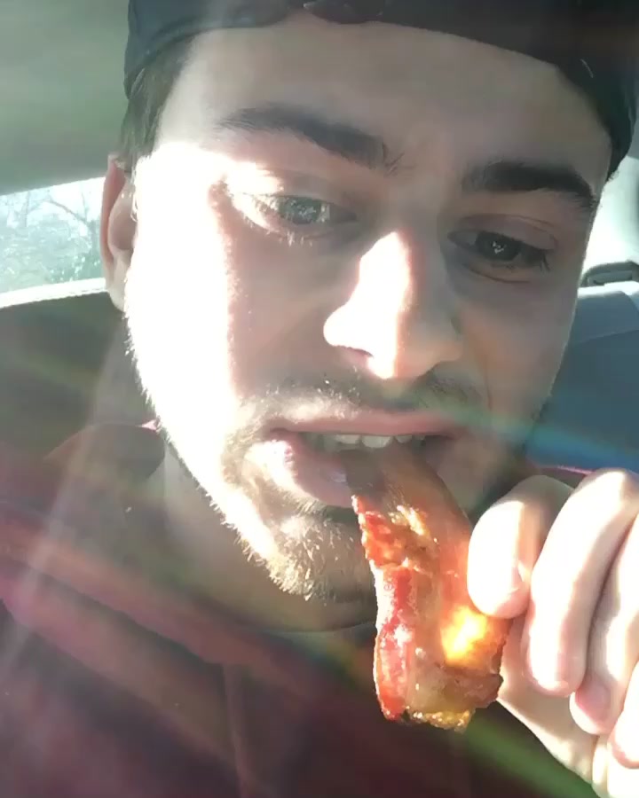 @AndrewScolaa