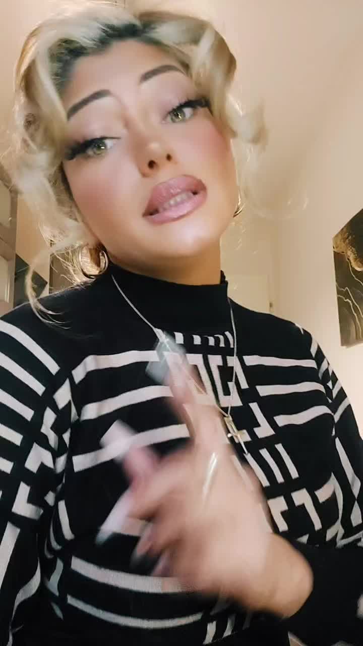 @꧁༺🌹𝒢𝒶𝒷𝓇𝒾𝑒𝓁𝒶🌹༻꧂