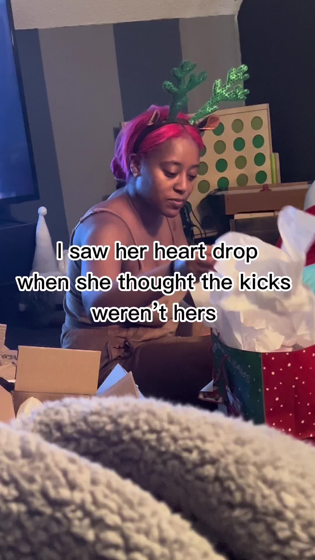 @theenicoleshears