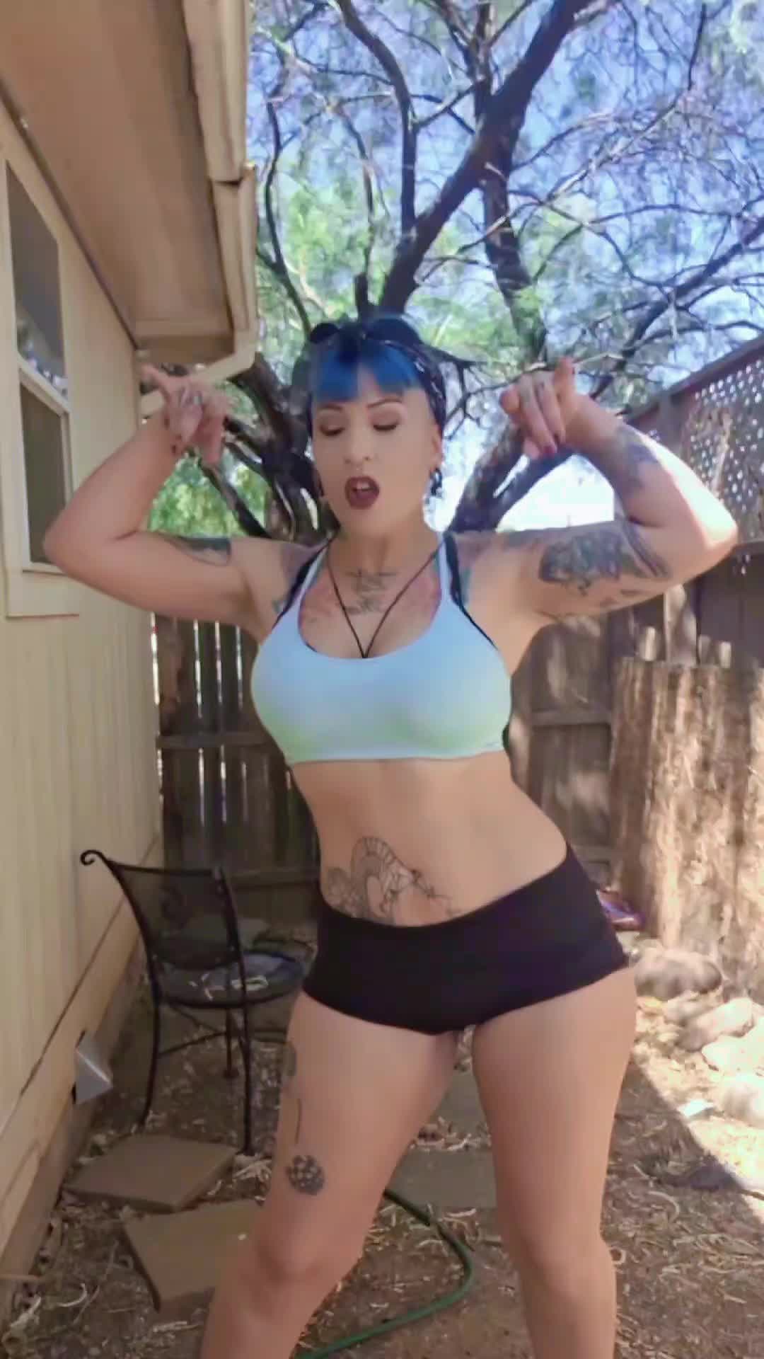@niki_noxious
