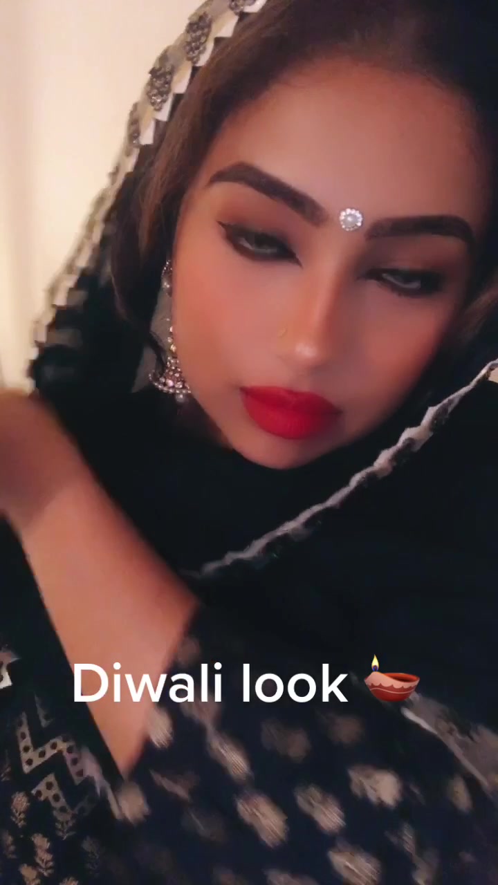 @KAUR ✨