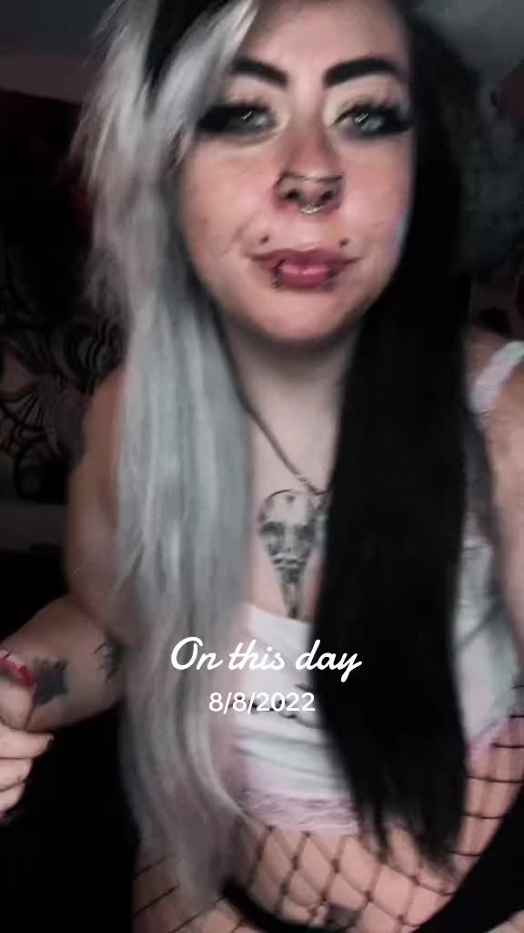 @Stfuitscourtney🦇
