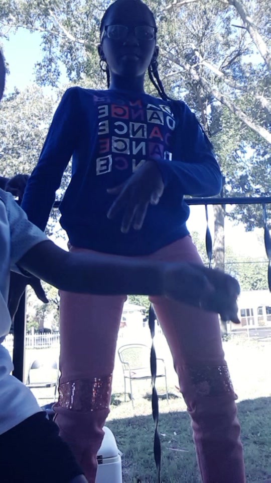 @Niya08