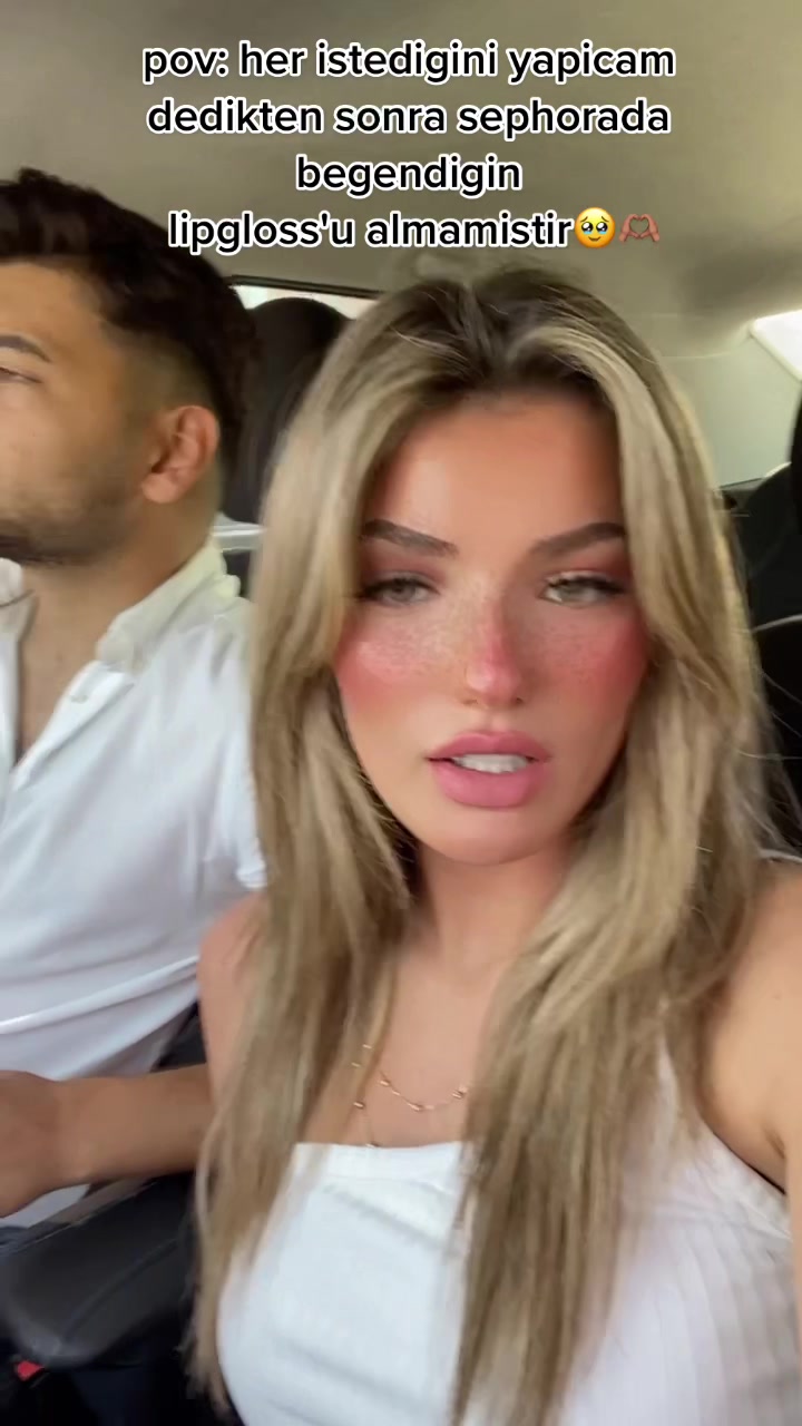 @Özge Akgül