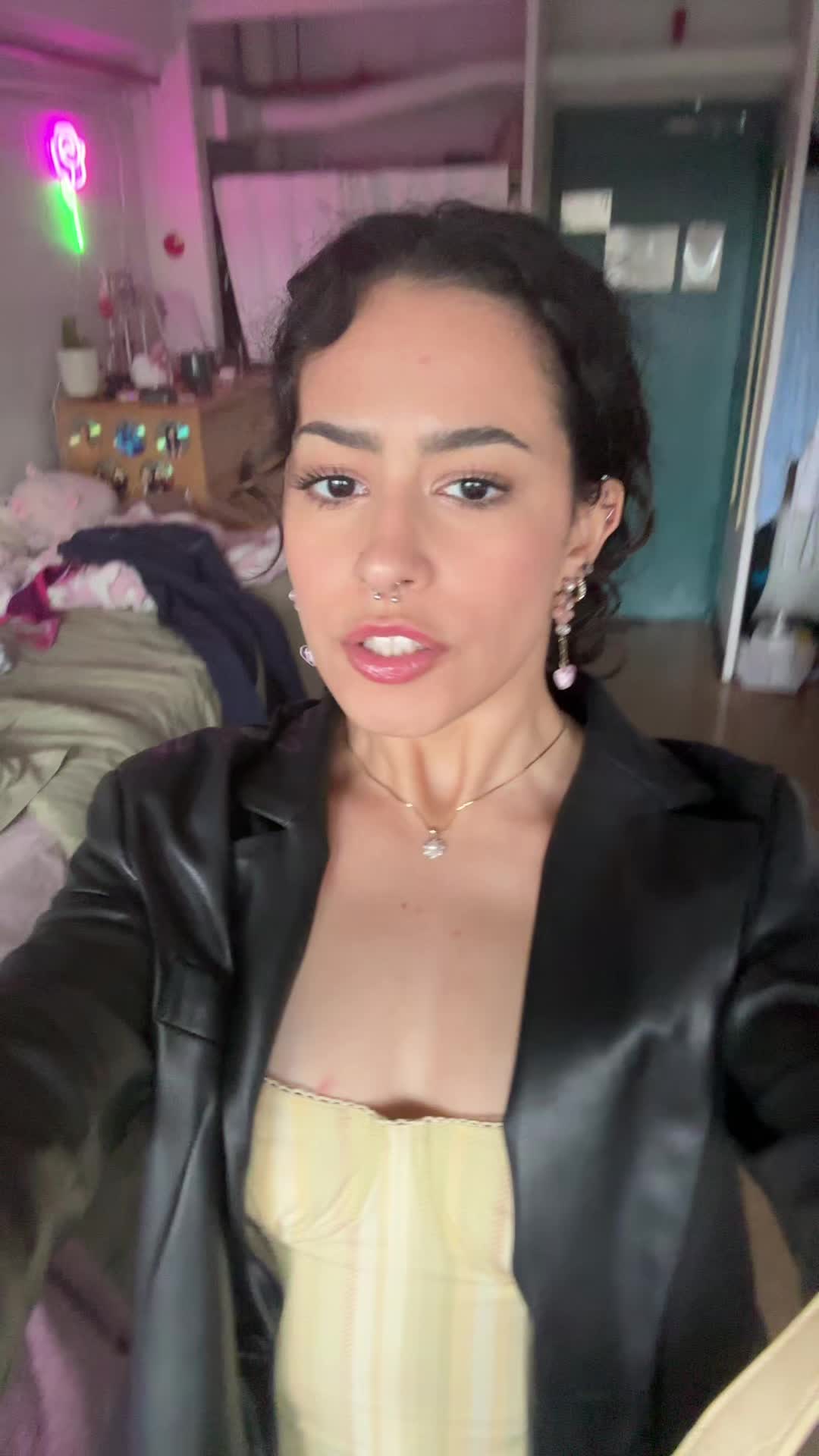 @Ny♢