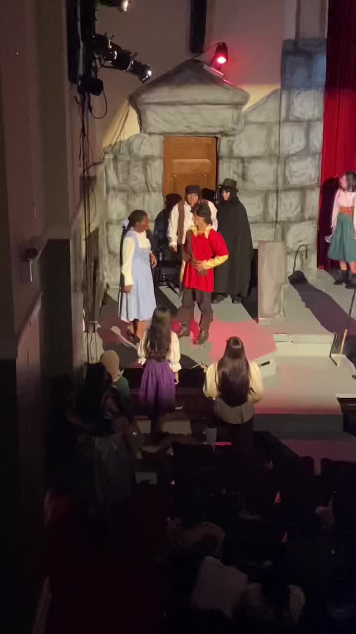 @🎭