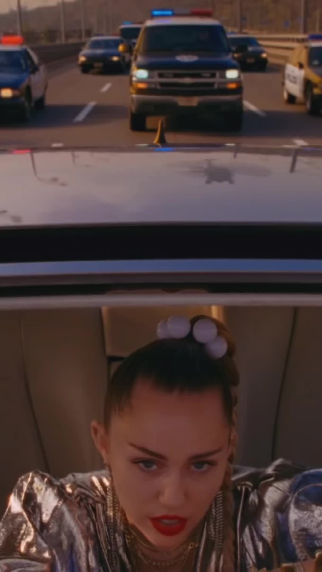 @𝘿𝙄𝙎𝙎𝙀𝙈𝘽𝙇𝙀𝙍