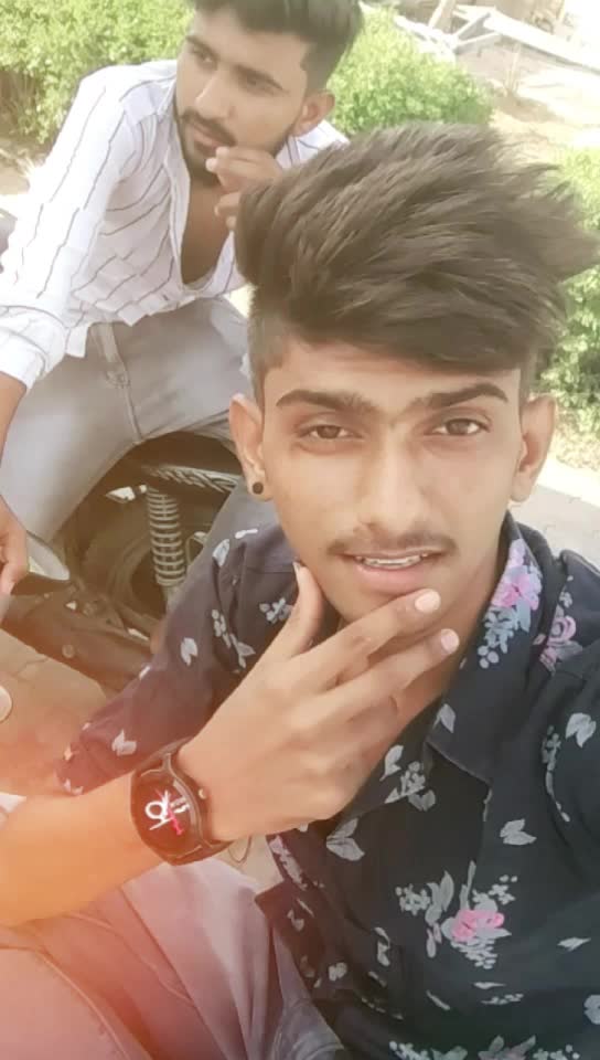 @😎ठाकुर___सा😎🔥