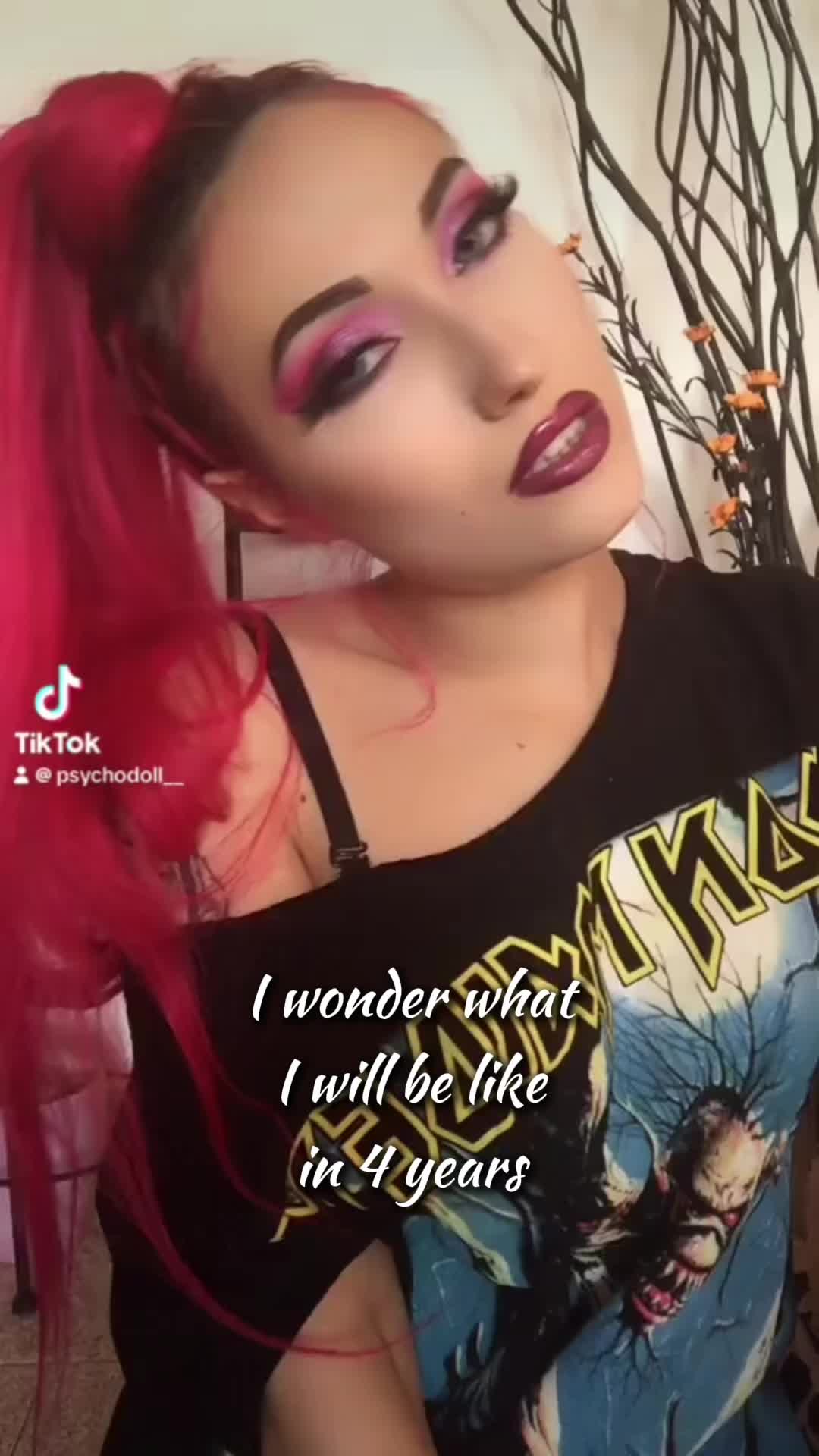 @Ophelia_Spiderlilly
