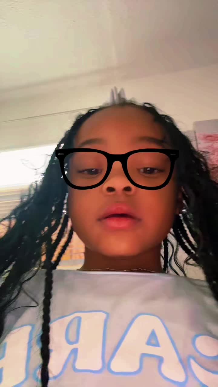@LoveDesmoe