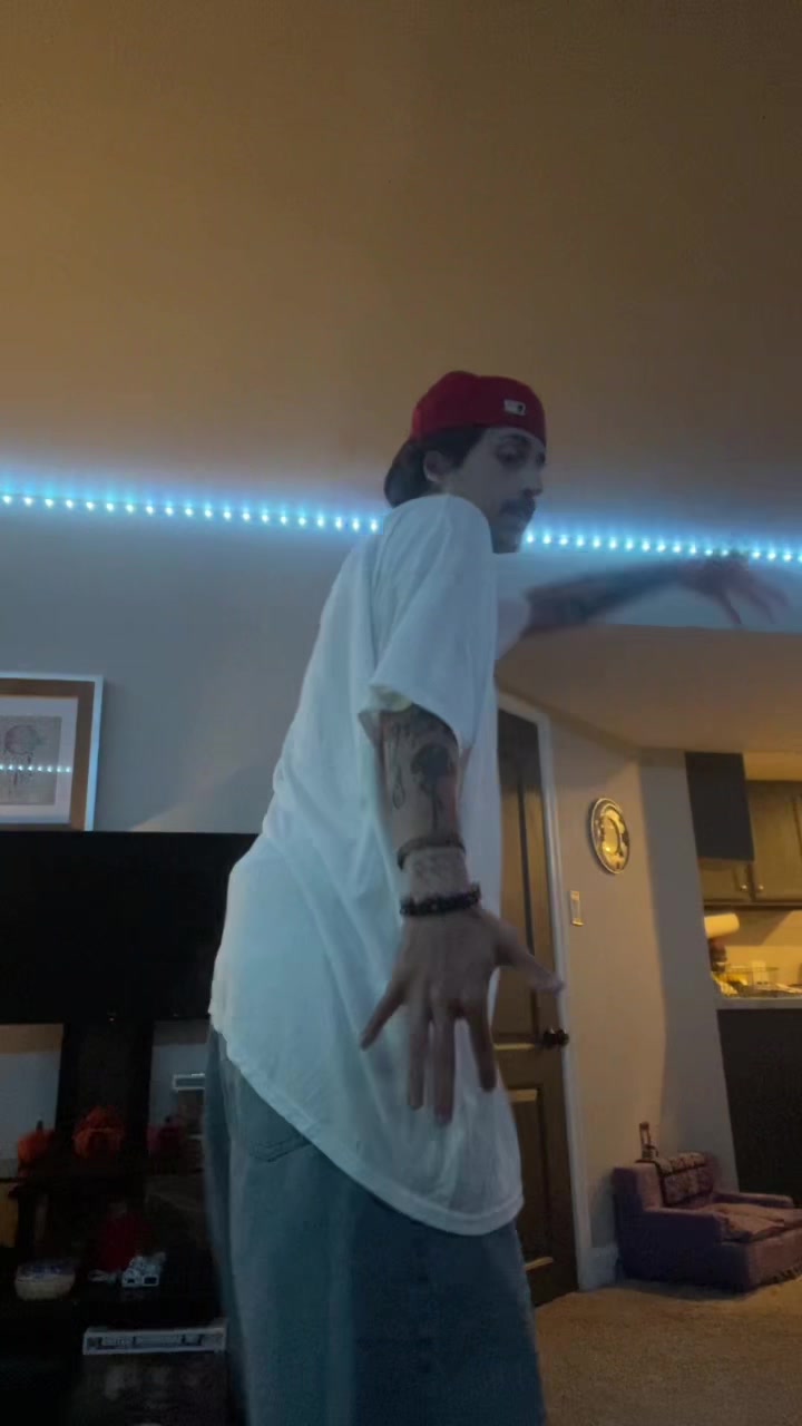 @flamingoboy1196