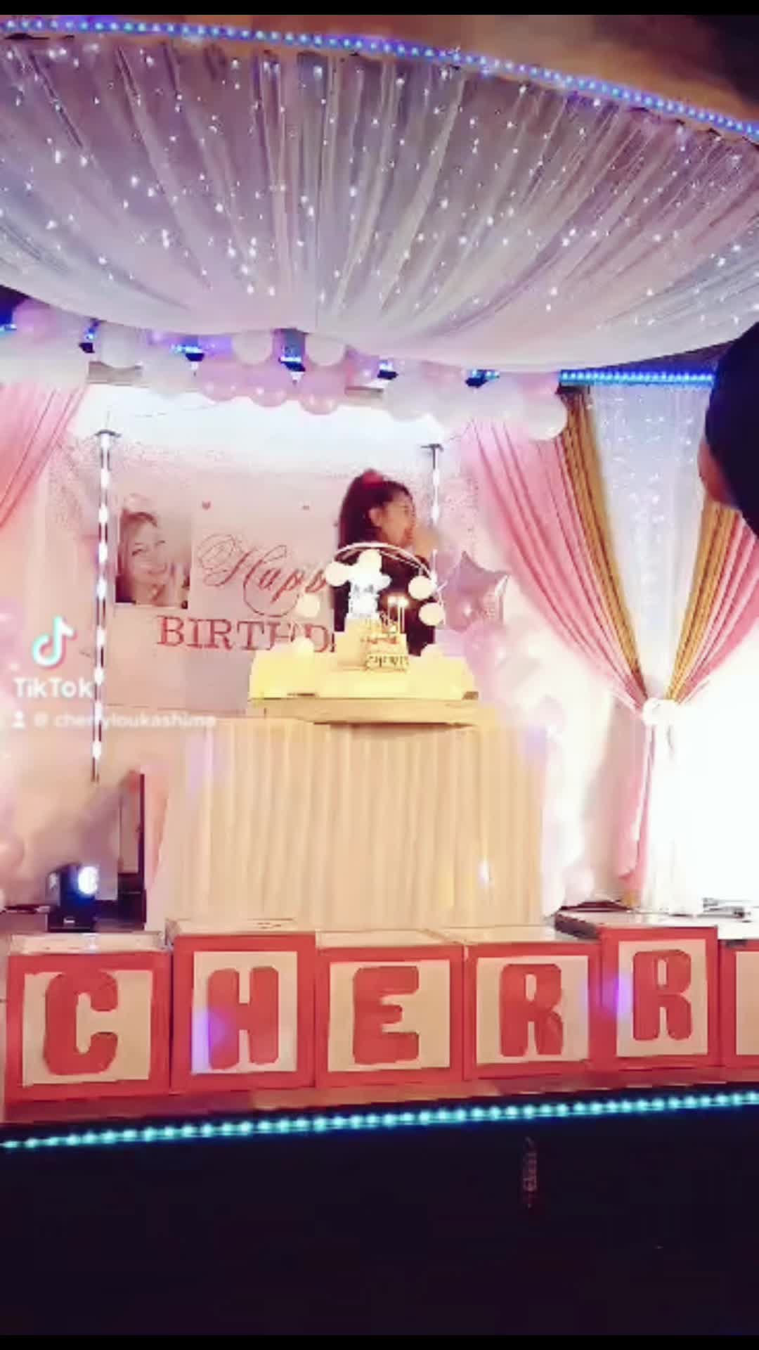 @CHERRYLOU😊