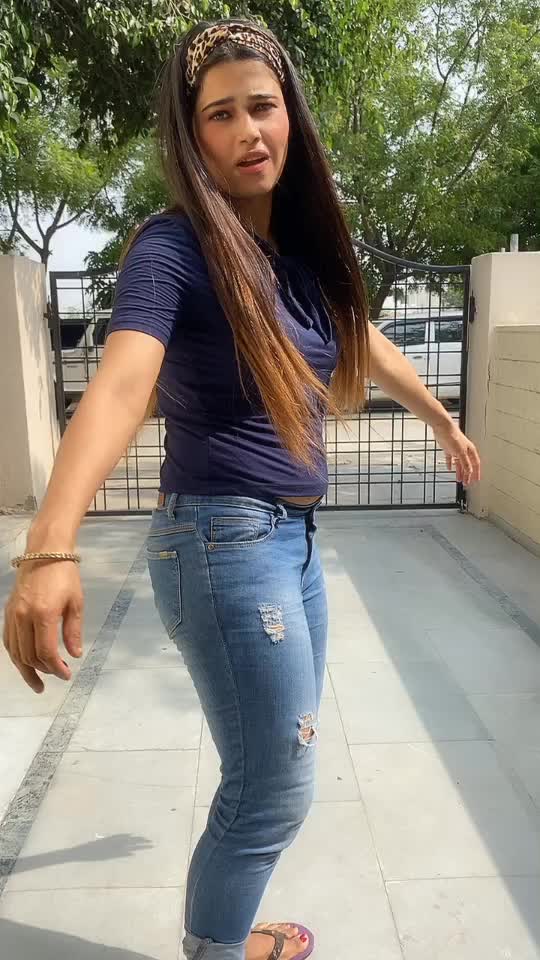 @PRIYANKA💫