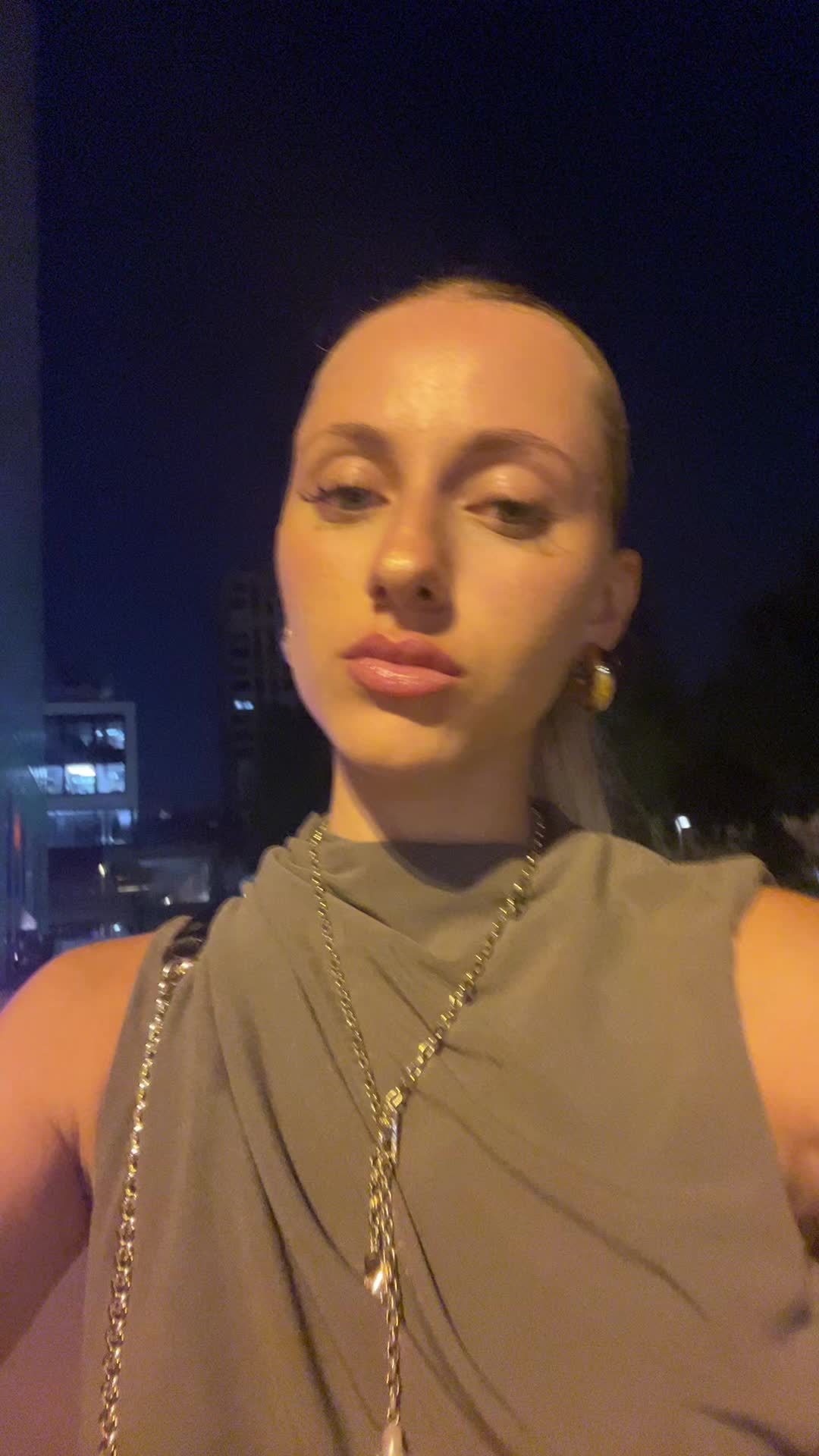 @️