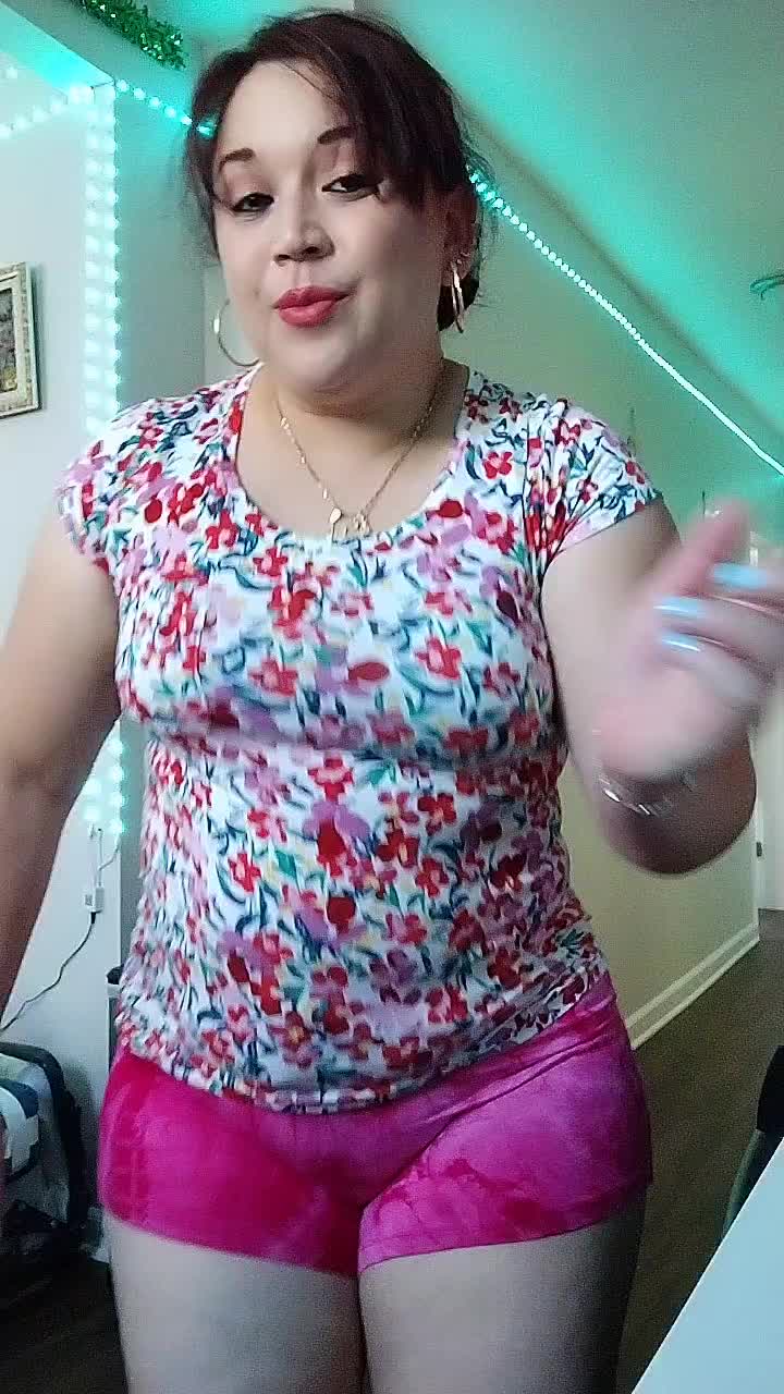 @Isabel Rodriguez 🇸🇻🦋🌸☘️