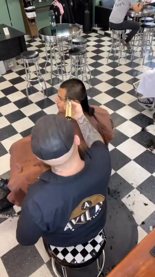 @AVILA'S BARBER SALON