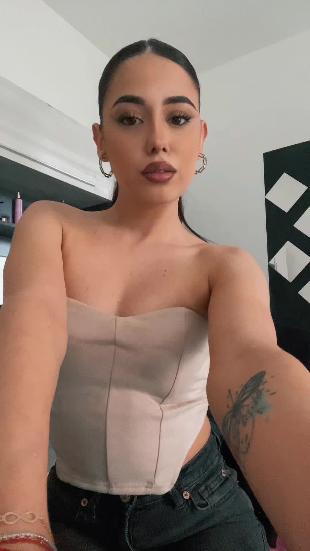 @rebeee