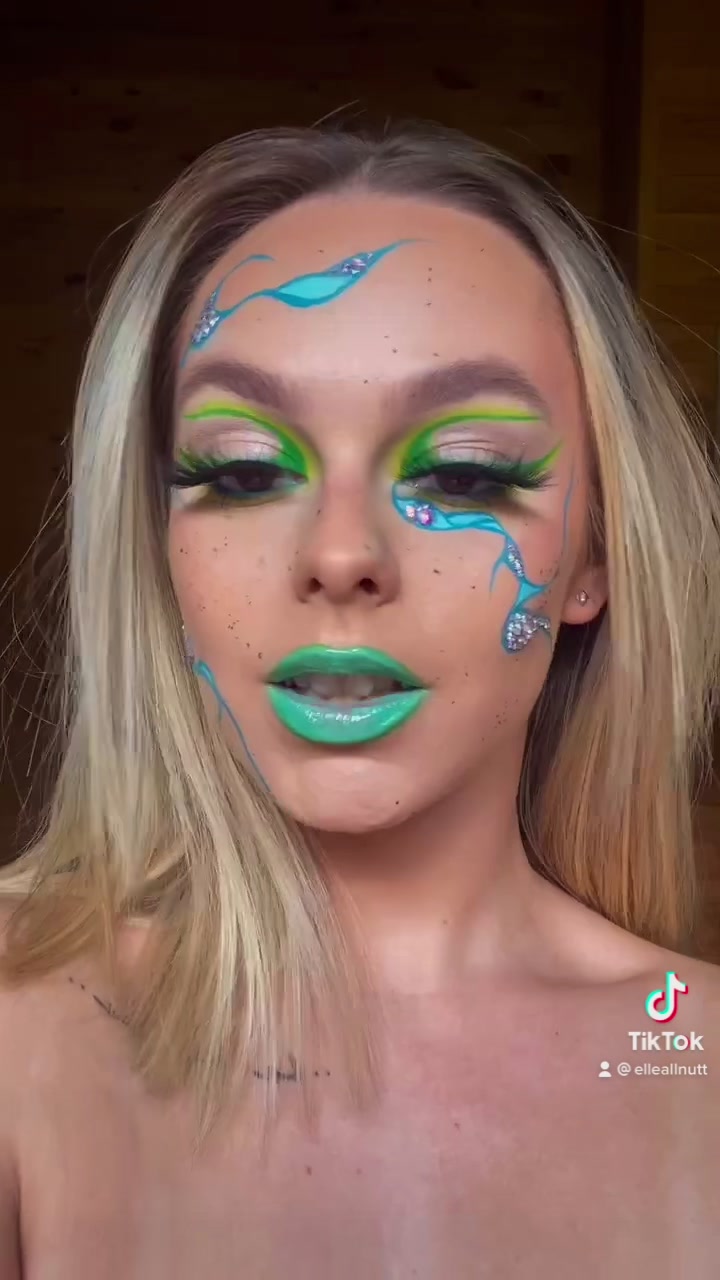 @ellehollingworth