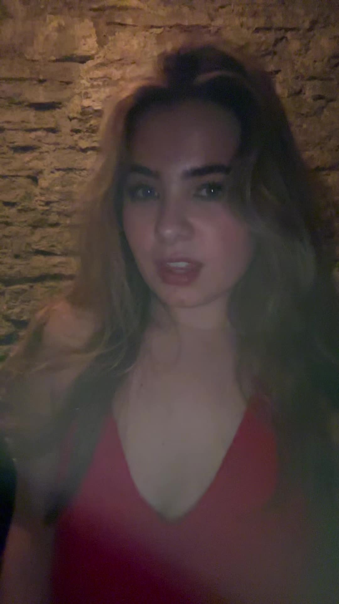 @Bella