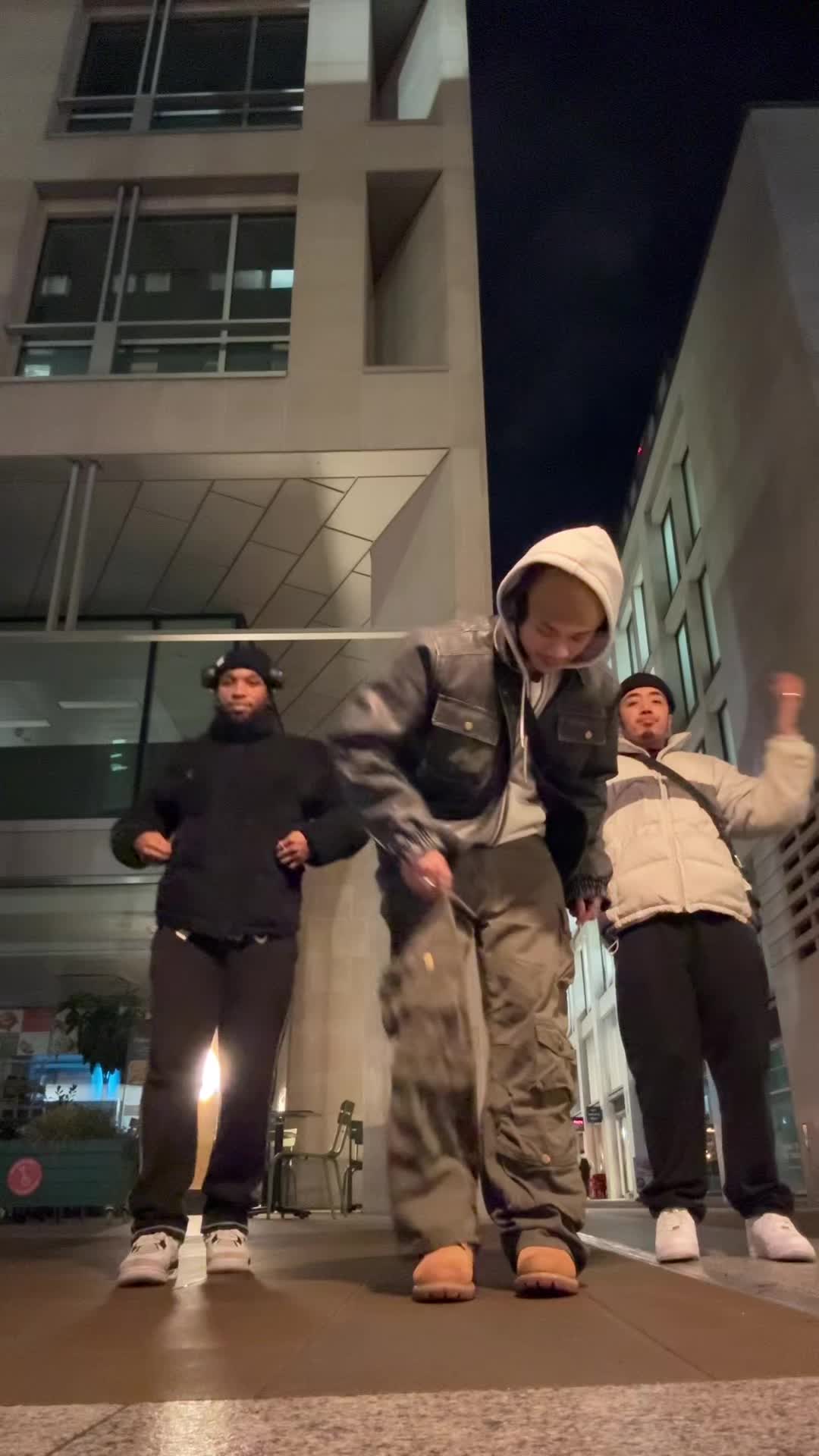 @KN