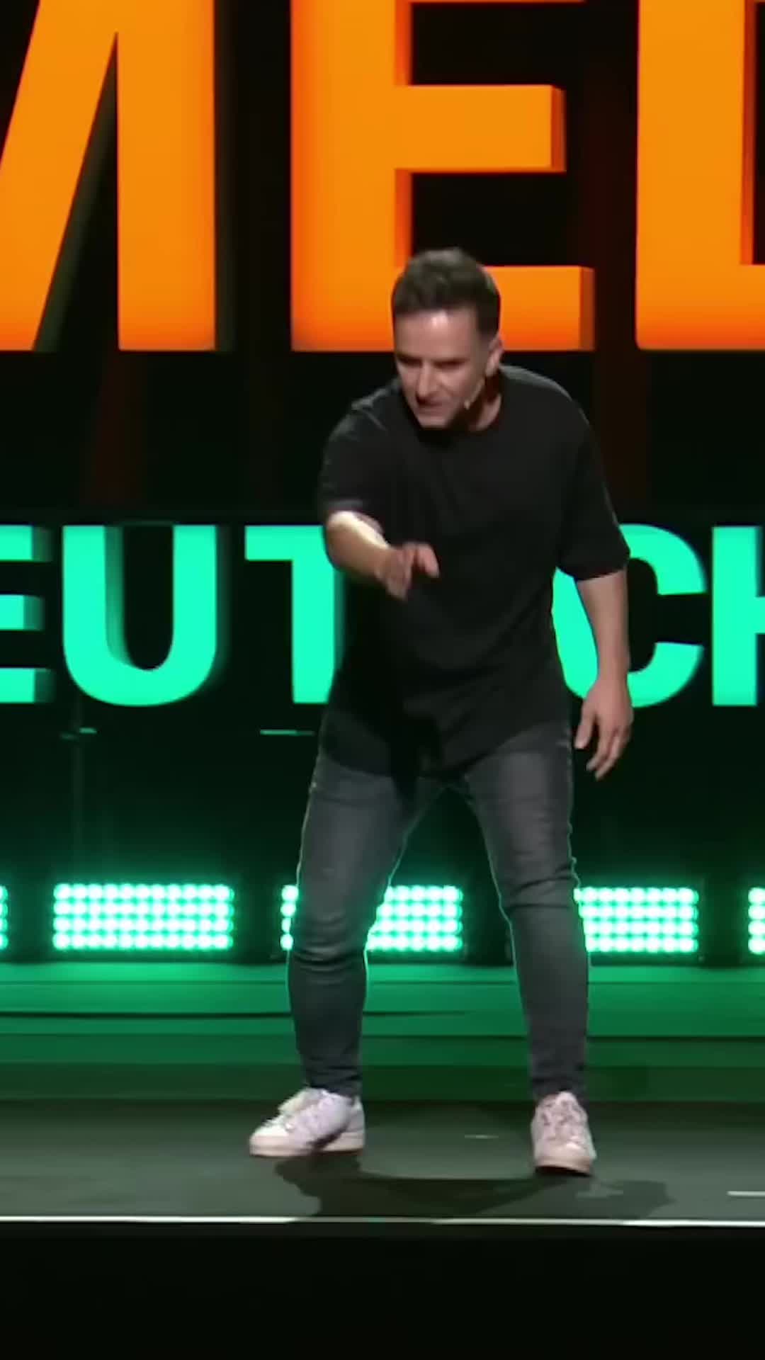 @einfachlachen