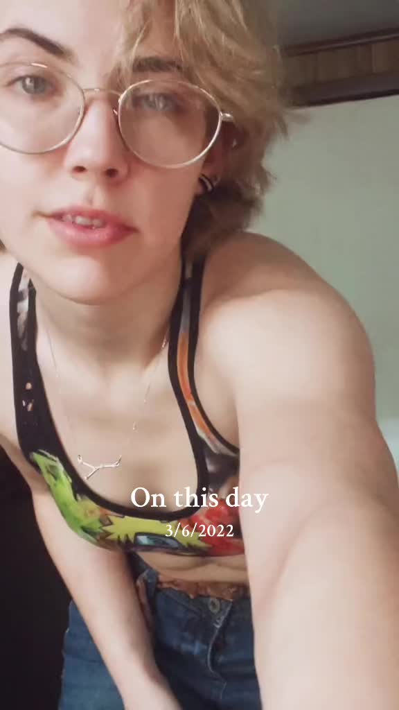 @SxyLzrd