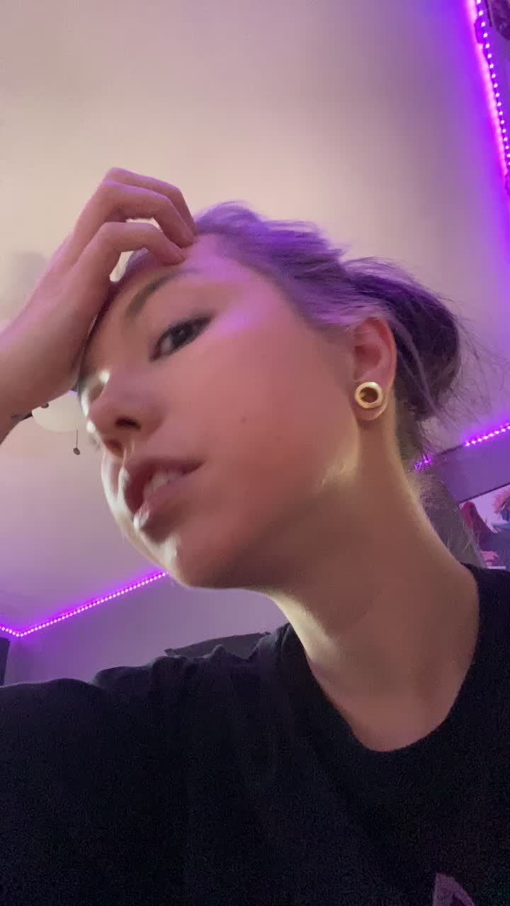 @OofieTV