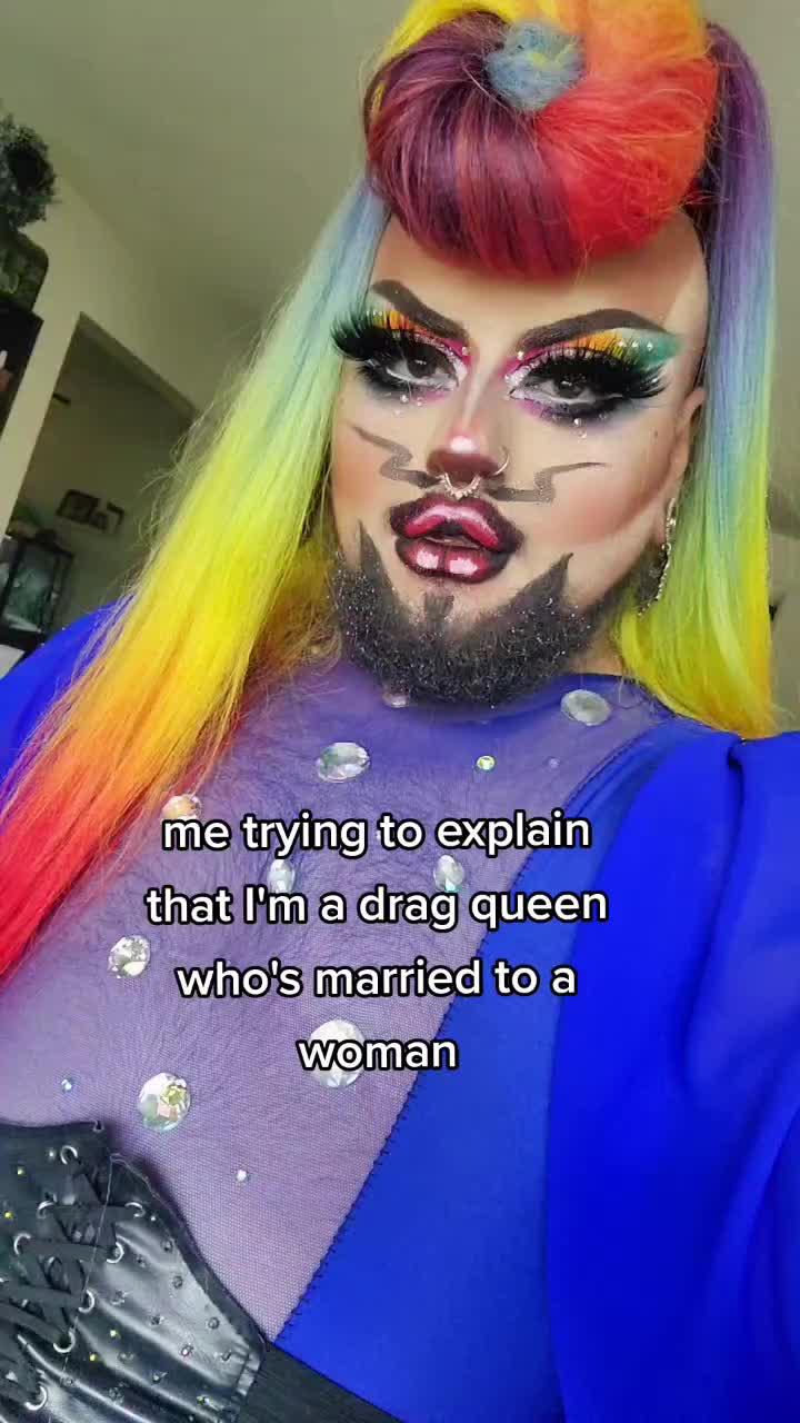 @Ally P. Sha/ Julian