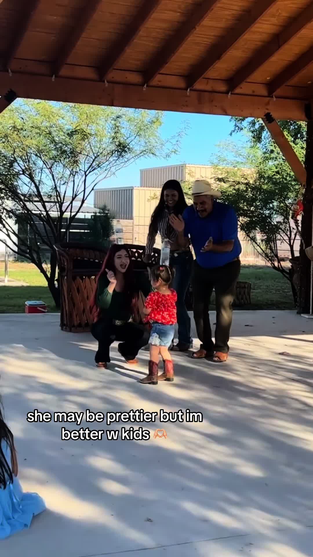 @laura