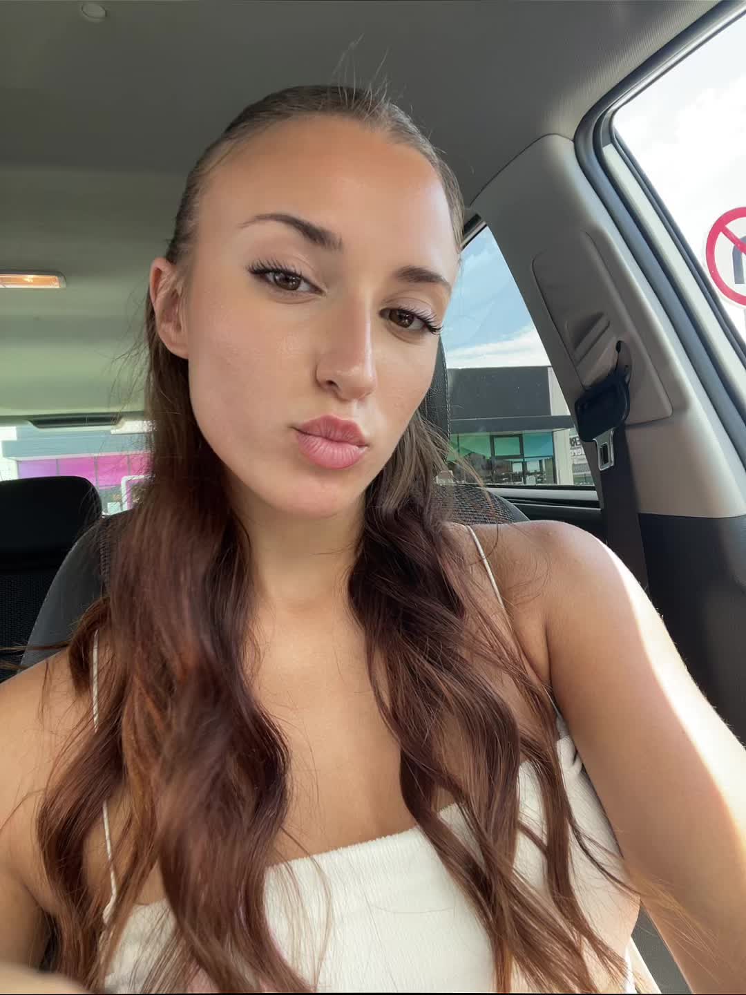 @noella